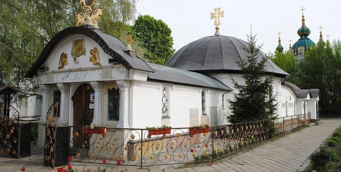 У Києві знесли незаконний “храм-МАФ” Московського патріархату