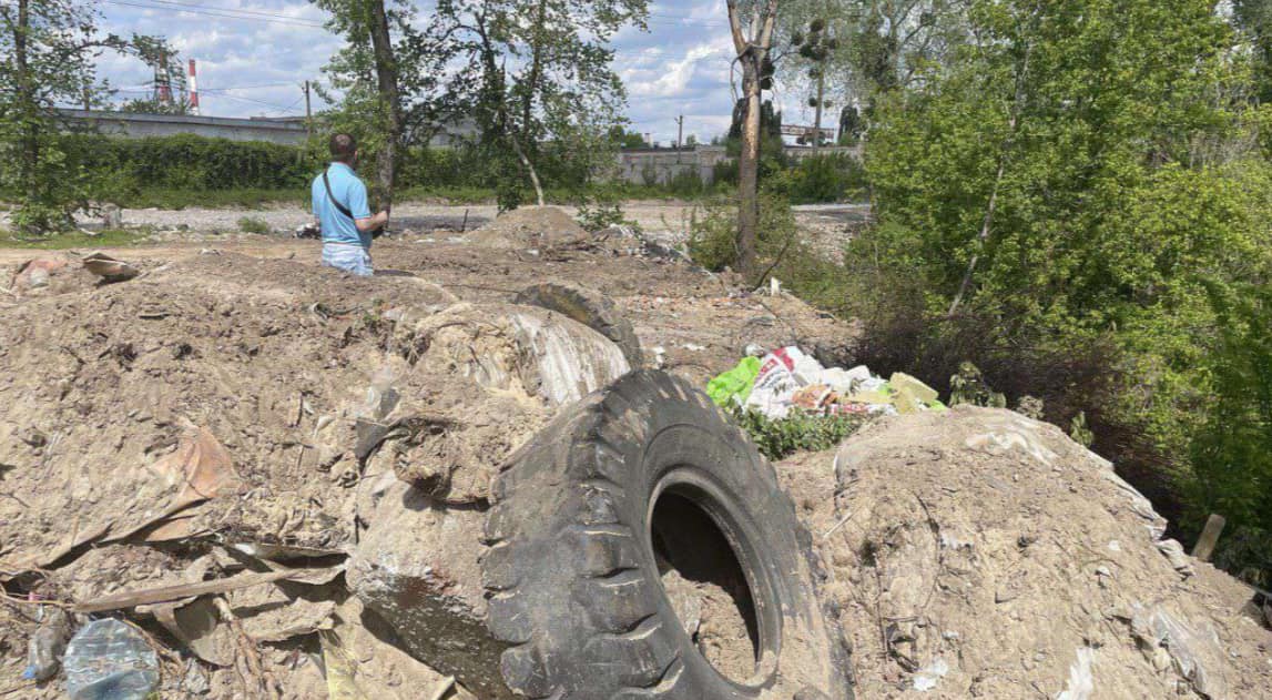 На рекреаційних землях Києва виявили стихійне сміттєзвалище