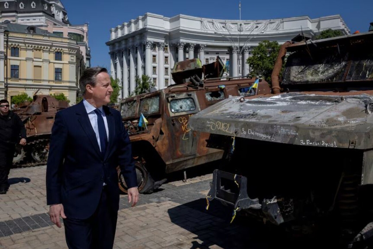 Камерон: Україна має право атакувати територію росії британською зброєю